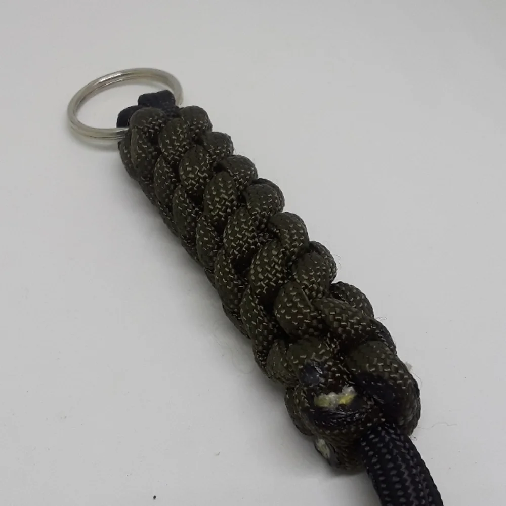 paracord keychain